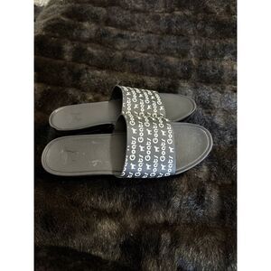 Goats Womens Pool Slides Black- size 9.5 shoes comfort vacation cruise